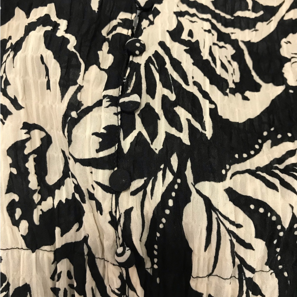 Zara Black & Ivory Halter Floral Crop Top - Picture 4 of 6